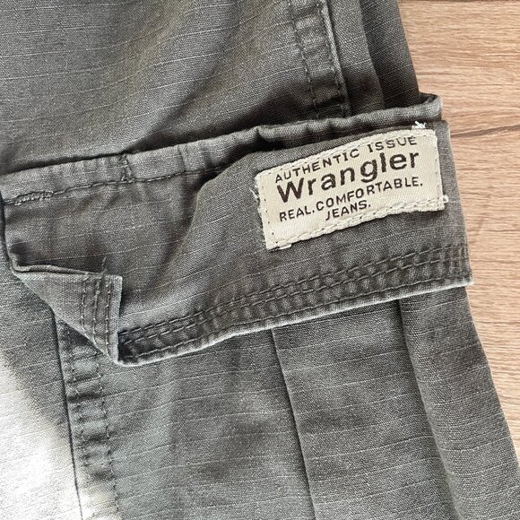 Men's Wrangler Cargo Pants - Size 36x32 - Picture 14 of 14